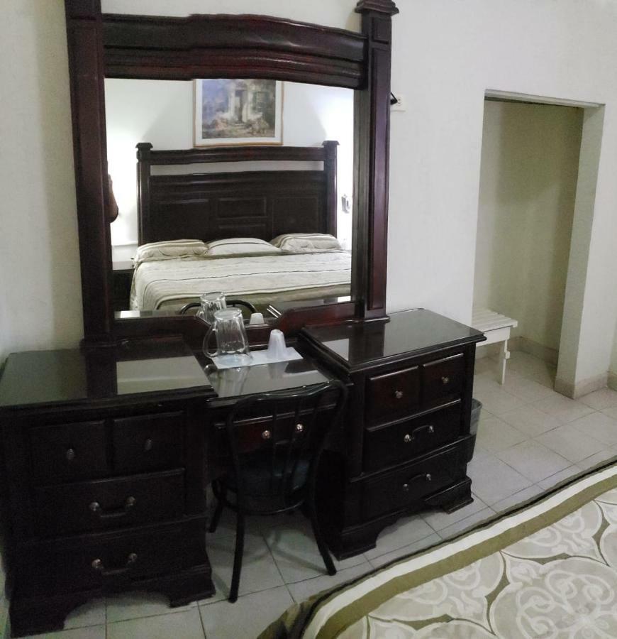 דליסיאס Hotel Baeza מראה חיצוני תמונה