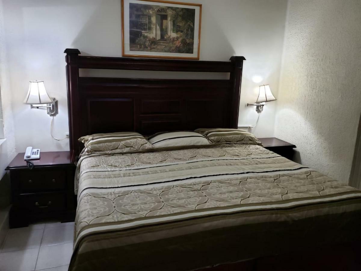 דליסיאס Hotel Baeza מראה חיצוני תמונה